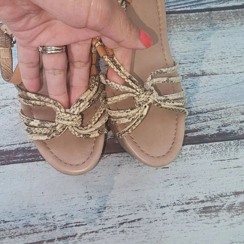 Coach Sandal Womens 9.5 Beige Tan Cork Wedge Braided Straps Open Toe Chic - Picture 3 of 13